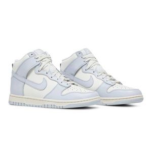 Wmns Dunk High ‘Football Grey’